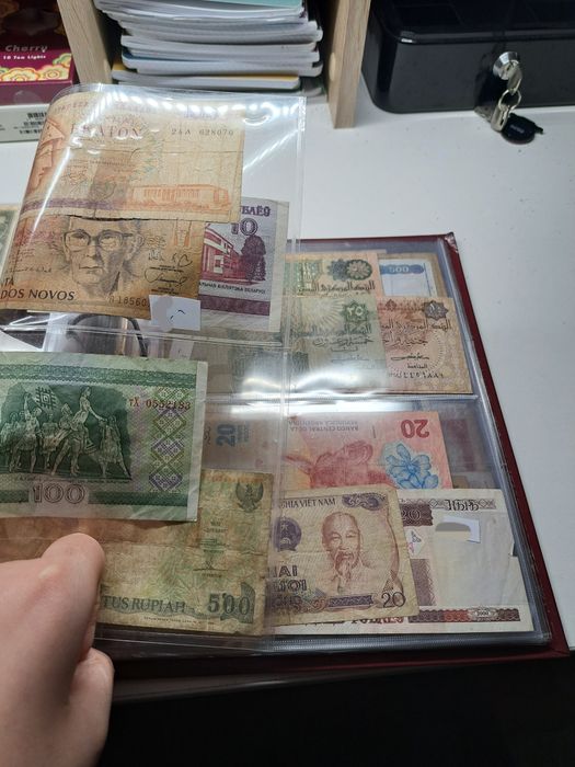 Banknoty zagraniczne różne