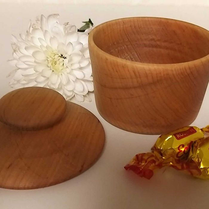 Изделия из дерева ручной работы,посуда,подсвечники т.д.