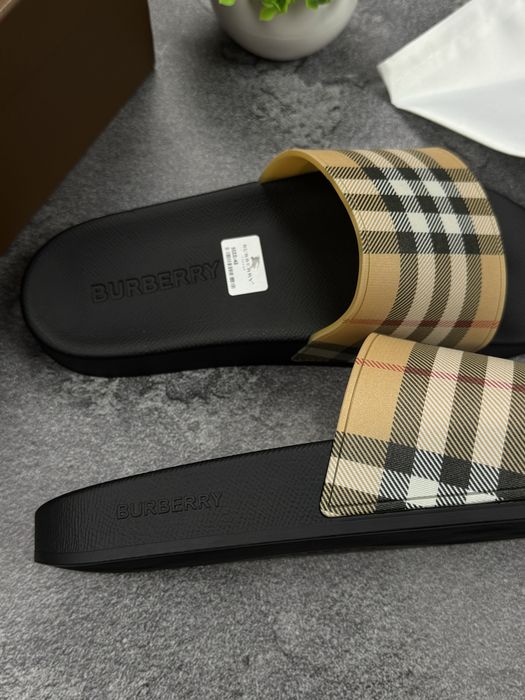 Тапки Burberry (шльопанці)