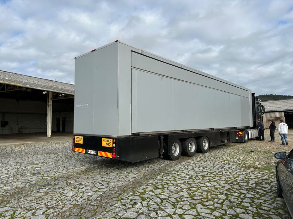 Semi reboque para eventos