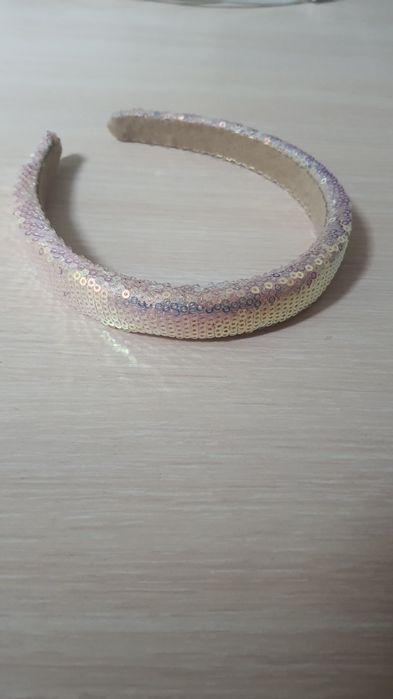 Дуже красиві обручі Ціна за 3 шт різні обручі 1 з блискітками 2 з котя