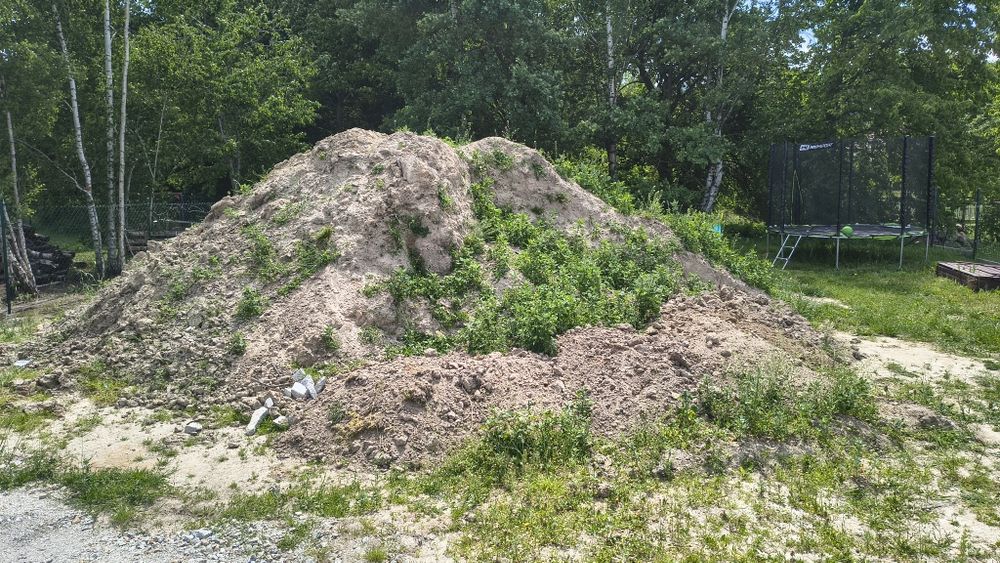 Oddam ziemię dobrej jakości około 4 wywrotki