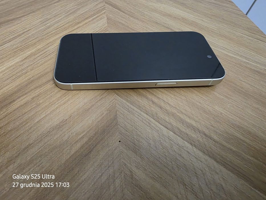 iPhone 15 kolor żółty 256GB