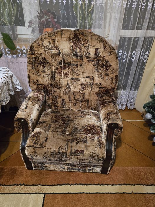 Wersalka 2 fotelami i 4 pufy