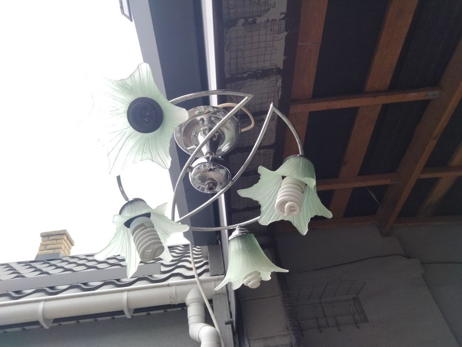 Люстра на чотири плафона