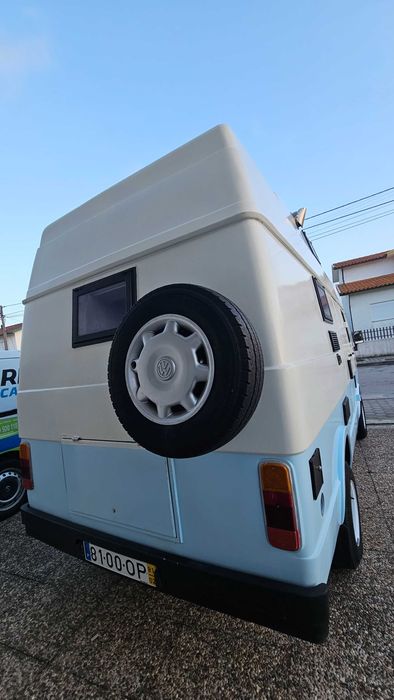 Autocaravana VW LT28 clássica