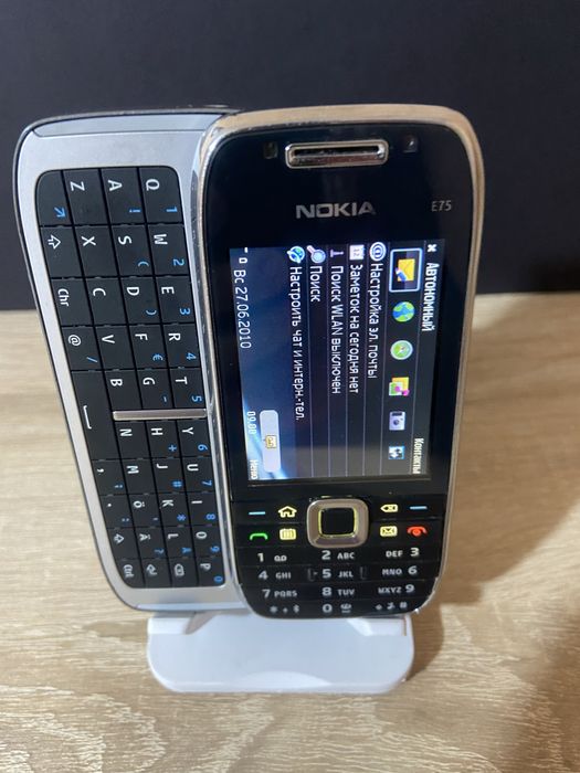 Мобильный телефон Nokia E75