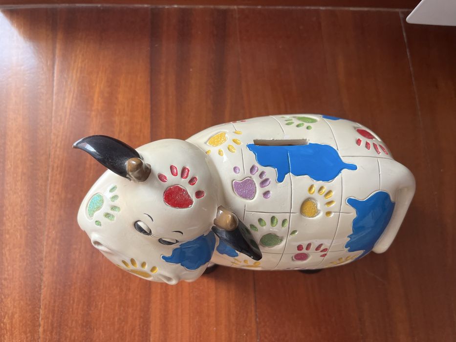 Mealheiro de plástico resistente