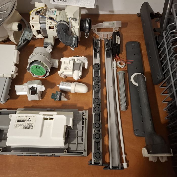 Electrolux  ESL4555LO wszystkie części.
