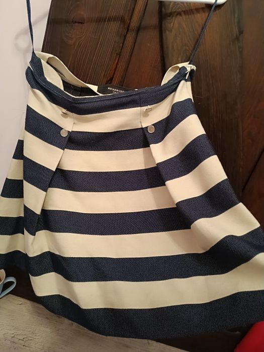 Spodnica Reserved M 38 marynarska. Kontrafałdy