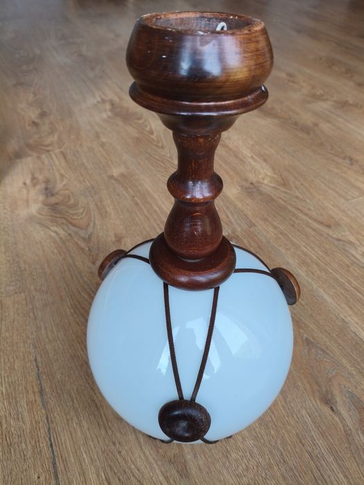 Efektowna lampa bombka