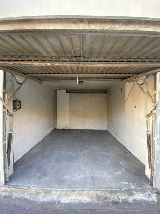 Arrendo Box Garagem /Arrecadação Edifício Nova Paredes