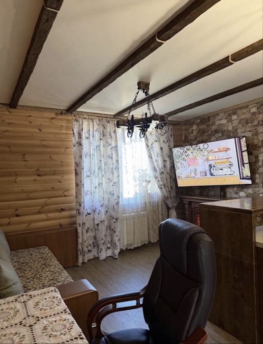Продаж квартири 135м^2