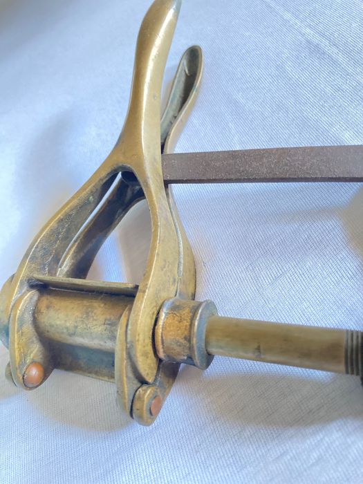 Rolhador francês de garrafa,  Sambri