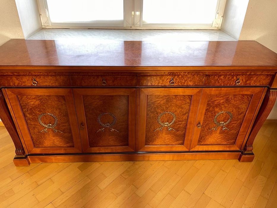 Комод для вітальні Італія в стилі Empire
Дерево горіх