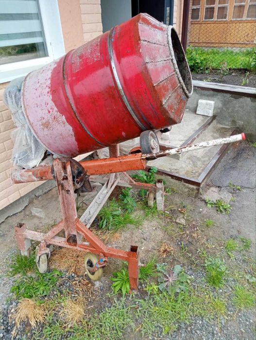 Бетономішалка 160л