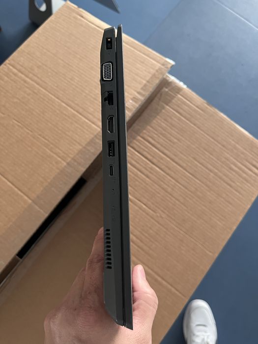 Lenovo v330 14” i5 8geração 256 ssd 8gb ram TECLADO PORTUGUÊS