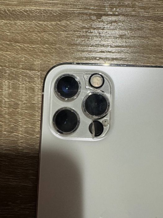 Iphone 12 pro. W trakcie remontu.