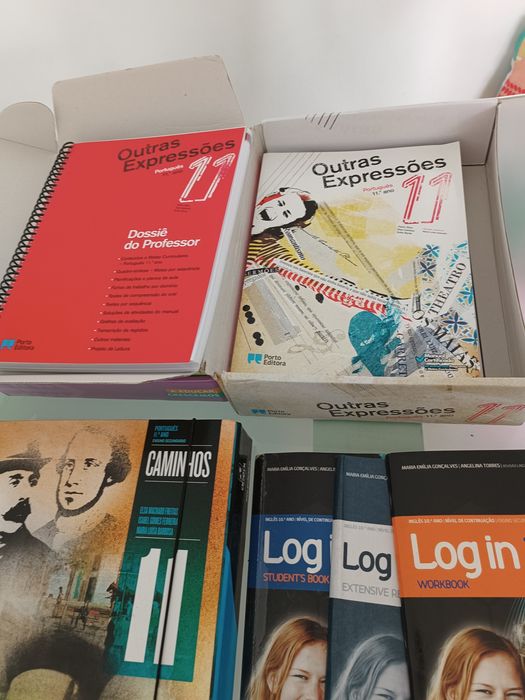 Livros escolares Novos 11°Ano