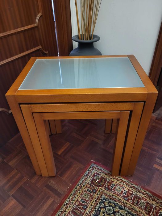 Conjunto 3 Mesas de Apoio Ninho (Cerejeira e Vidro Fosco)