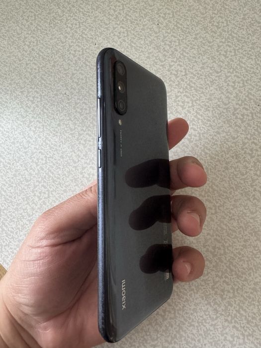 Продам xiaoma mi a3 4/64