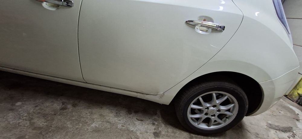 Nissan leaf 2011р