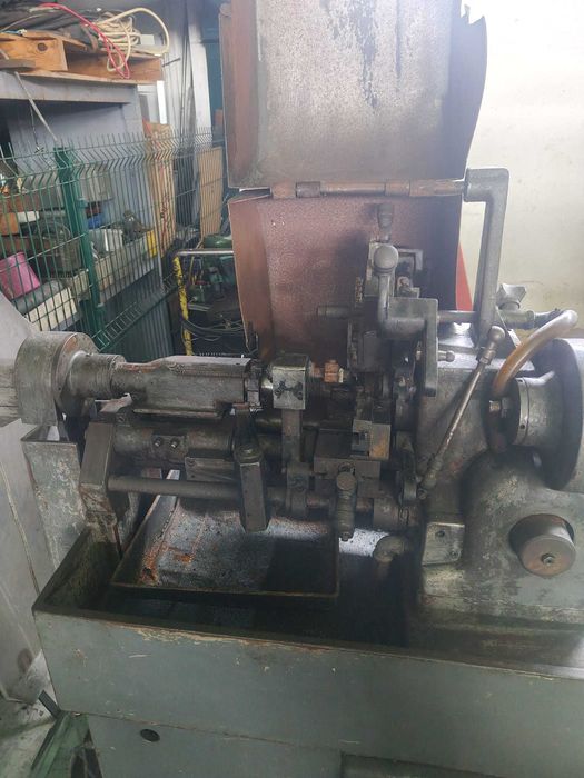 Máquina especial / de roscar SAICC B26