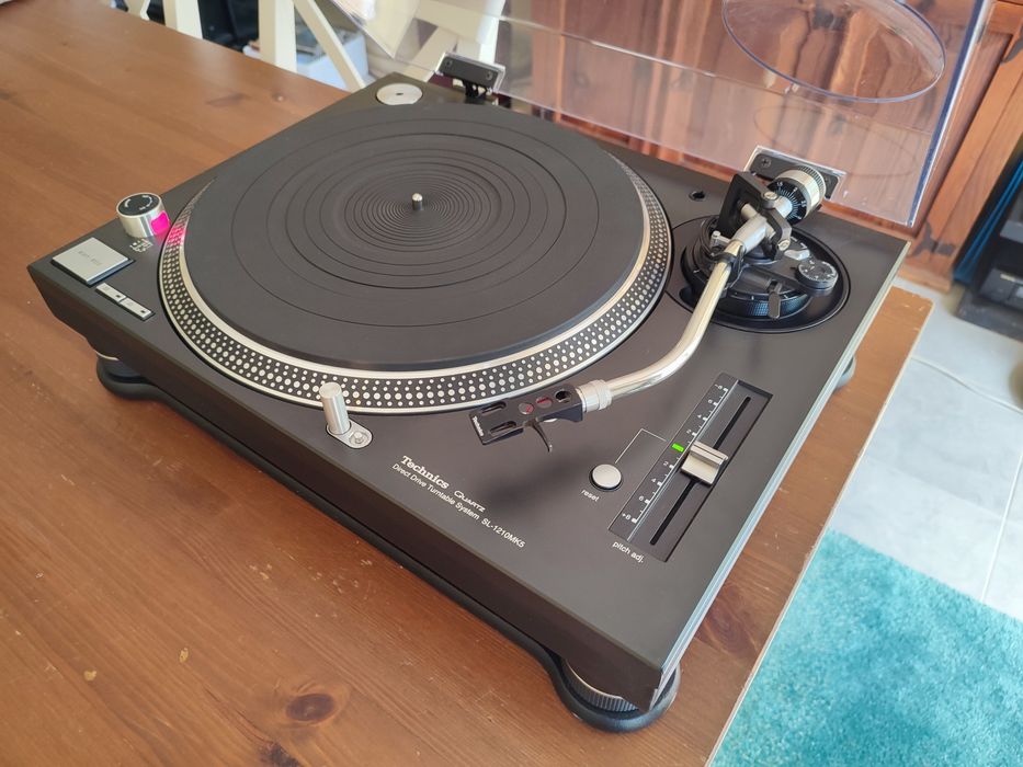 Technics SL-1210MK5 gira discos Direct Drive C/Novo!