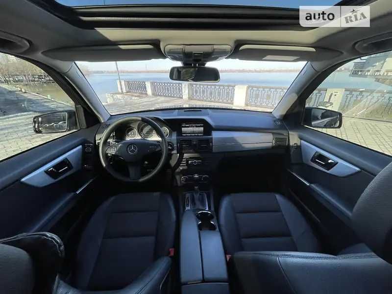 Автомобиль у відмінному стані Mersedes GLK