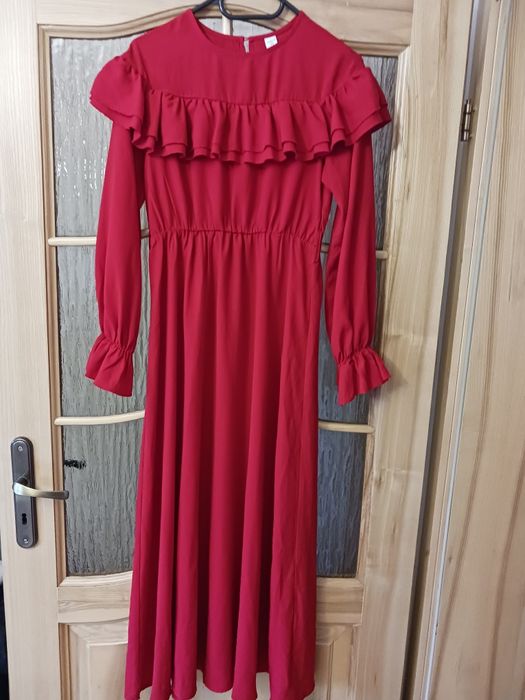 Sprzedam czerwoną sukienkę