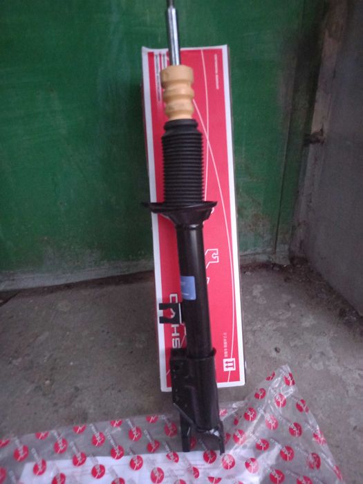 Задние,,передние стойки на мазда 323ВF