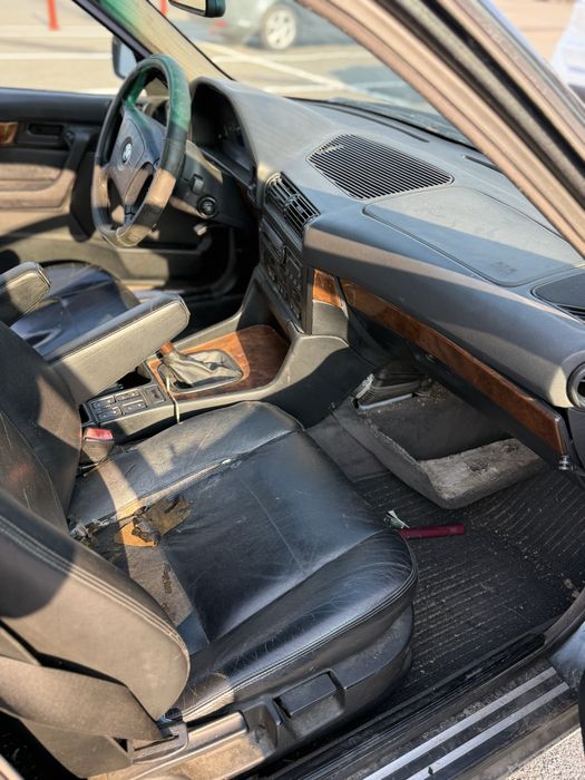 Продам BMW E34 520I