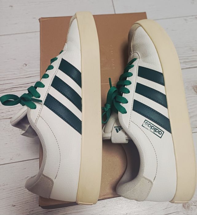 Adidas VL Court – białe sneakersy męskie