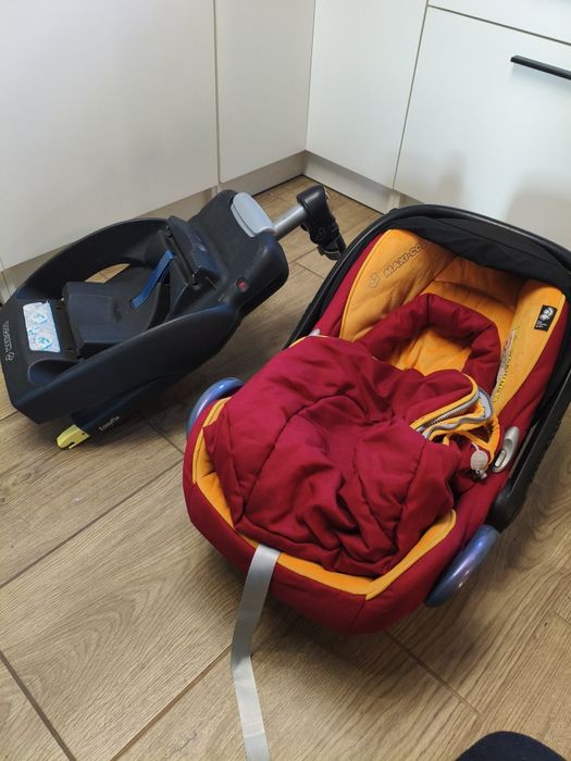 Sprzedam nosidełko Maxi Cosi z EasyFix-em