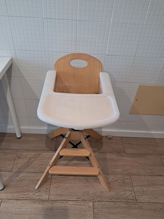 OPORTUNIDADE! Cadeira de refeição de bebé IKEA em excelente estado.