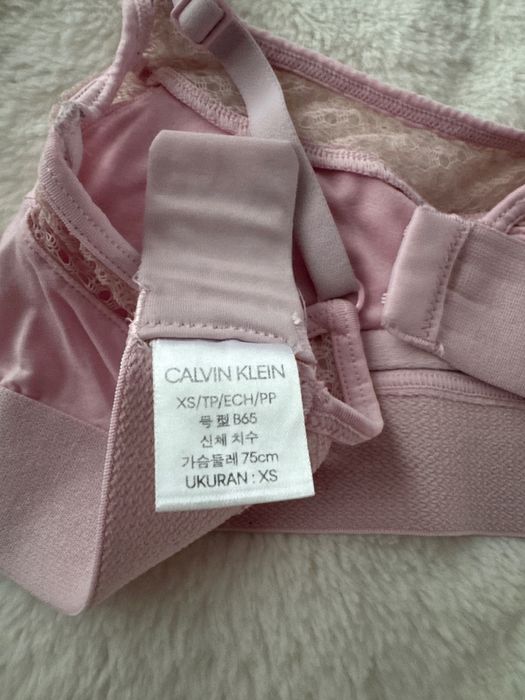 Stanik Calvin Klein XS pudrowy róż