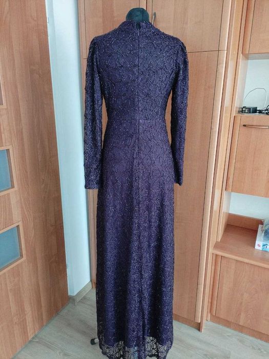 Długa suknia wieczorowa