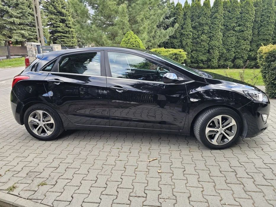 Hyundai I30 Hyundai i30  poj. 1,6 , 120 KM 2015r. Comfort niski przebieg