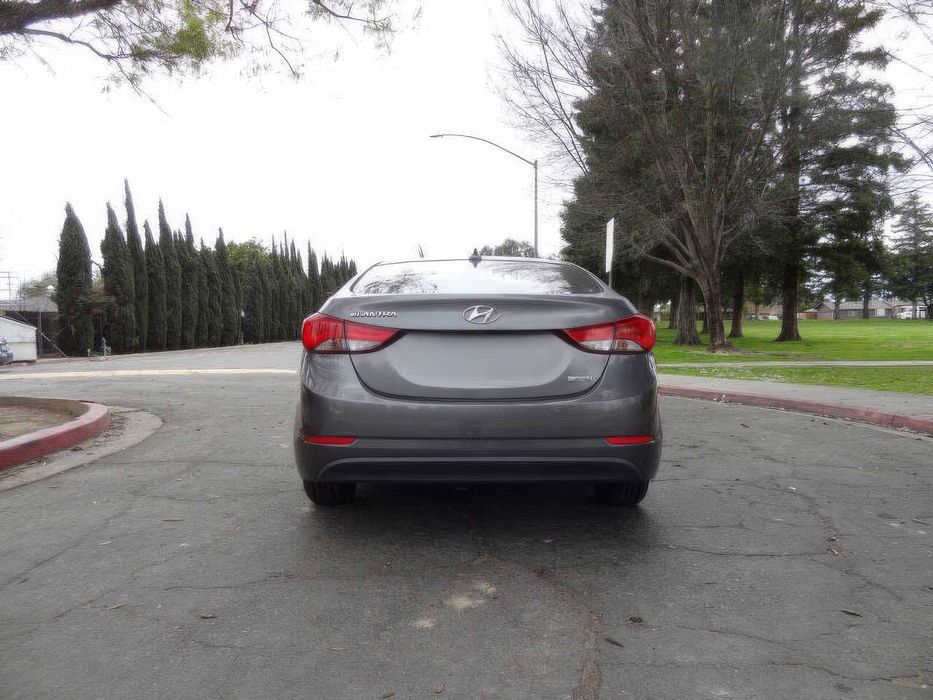 Hyundai Elantra Limited      2014