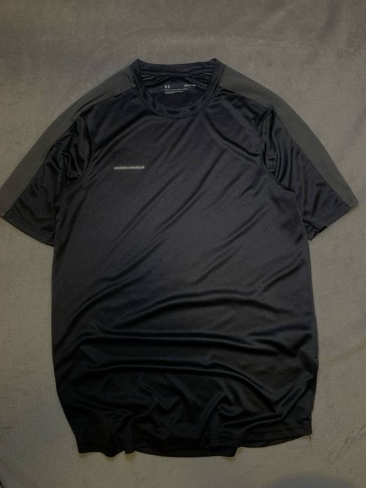 Футболка under armour