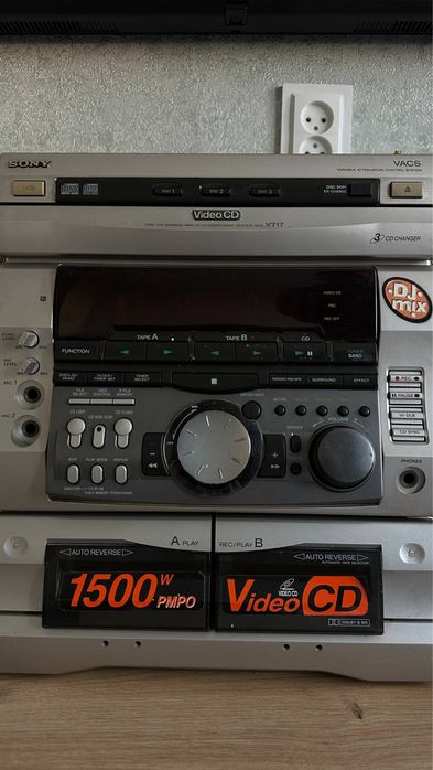 Музикальний центр Sony