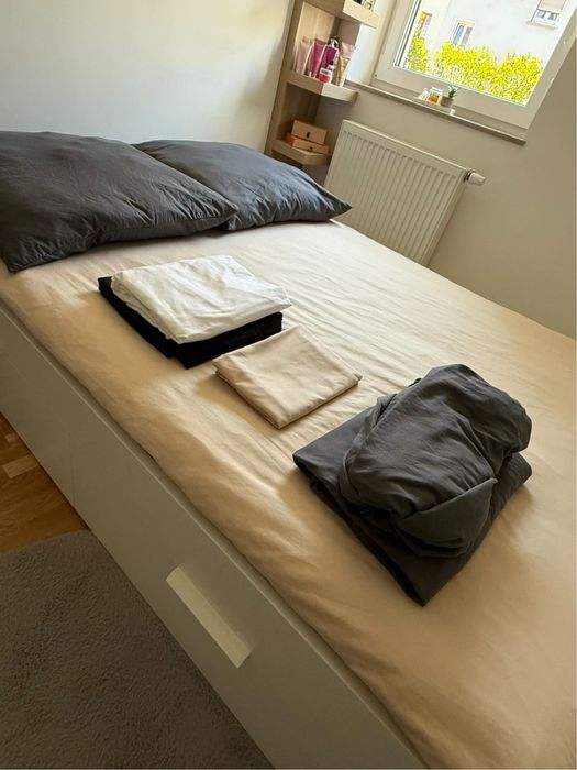cama Ikea branca
