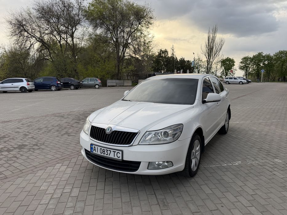Продам шкоду Октавію 1.6 MPI офіційну не фарбовану  2012г