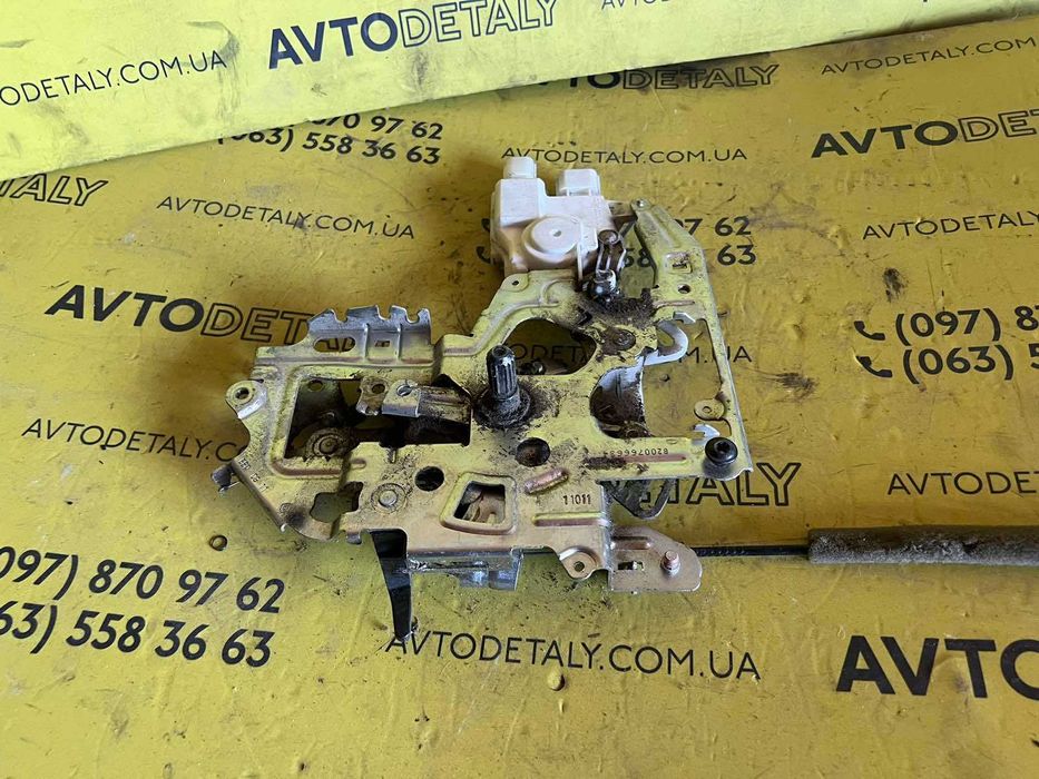 Замок розсувних лівих дверей Renault Master, Opel Movano 8200766635