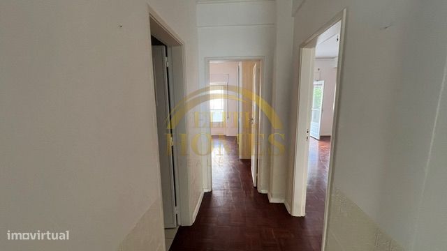 Apartamento T2 em Oeiras.