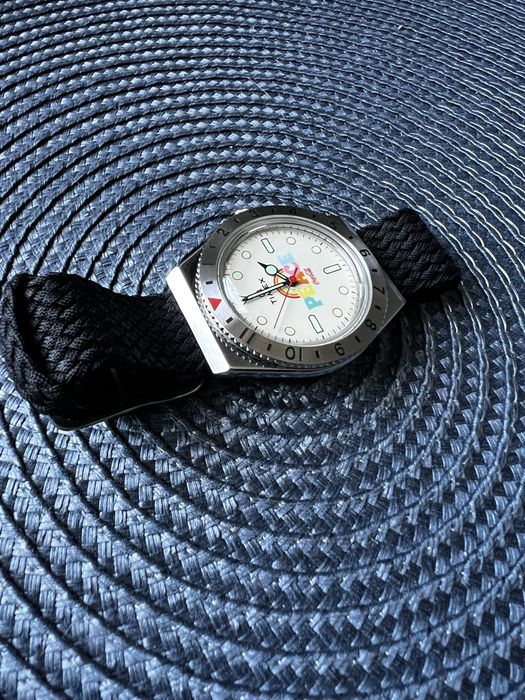 Zegarek Q Timex x Coca-Cola 1971 Unity Collection "Peace" TW2V25800, Full Set
