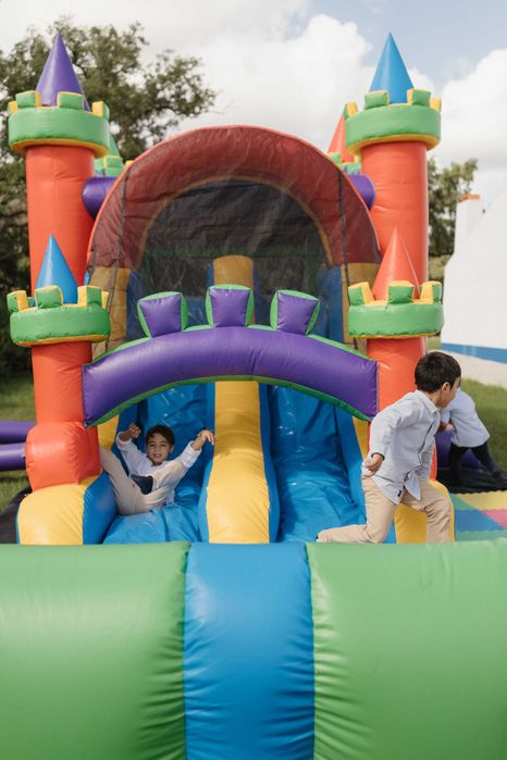 Castelo Insuflável Gigante - Aluguer