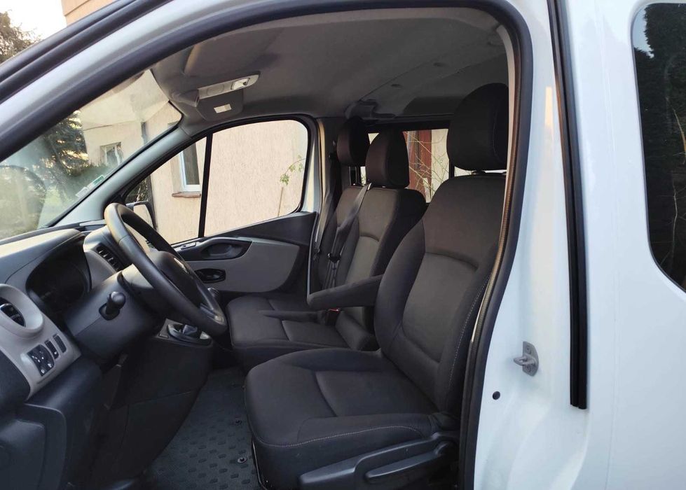 У продажі авто з ЄС Renault Trafic L2H1 2,9t Pack Clim 2016 року.