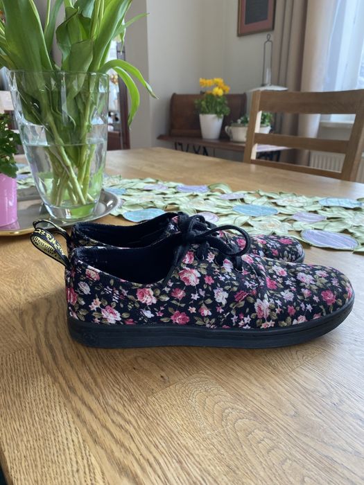 Dr Martens, vintage, buty materiałowe w kawiaty