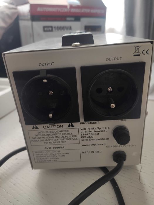Стабілізатор напруги Volt Polska AVR1000VA